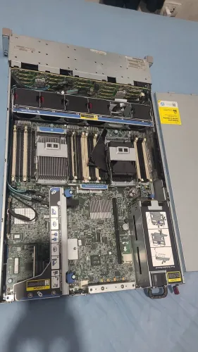 Servidor HP proliant Dl380p gen8 processador Intel Xeon E-2650v2 16GB DDR3
