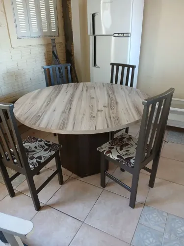 Mesa de jantar com 6 cadeiras