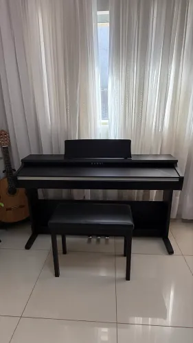 Piano digital Kawai KDP70 preto praticamente novo. Oferta!