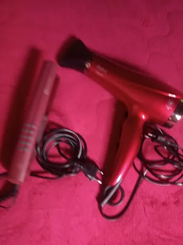 Vendo chapinha, secador e uma mala pra maquiagens 