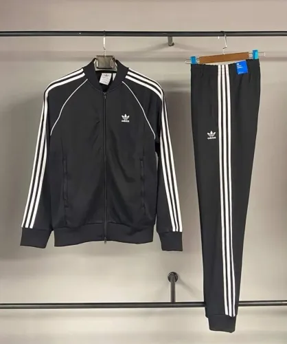 Conjunto Adidas original sem uso Novo