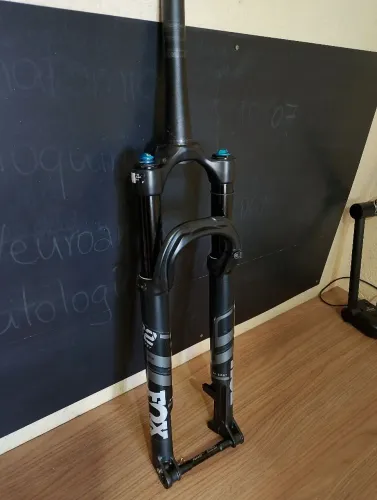 Suspensão Fox Performance boost