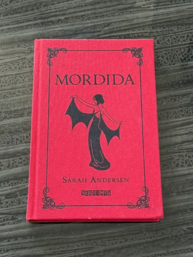 Livro Mordida da Sarah Andersen
