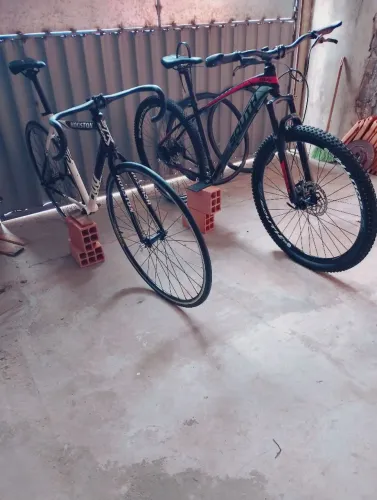 Vendo essas duas bicicletas