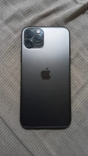 Vendo iPhone 11 Pro , 256 GB barato pra ir embora rápido 