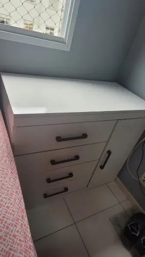 Guarda Roupa Quatro Gavetas Uma Porta