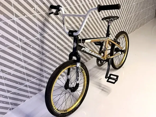 Bicicleta BMX Free Agent Team Limo Aro 20 - Rara / Racing - Black Gold