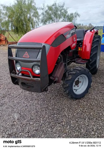 Trator Agrale 4118.4, com 1.500 horas
