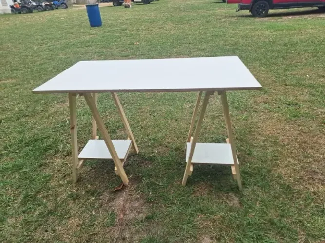 Mesa com Cavaletes de Madeira + Tampo 1,20m (Nova / Nunca Usada)