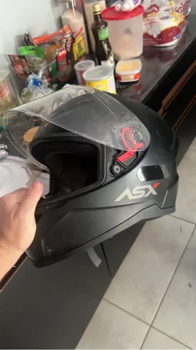 Vende-se capacete 