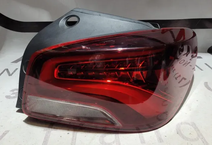 Lanterna traseira direita Onix Hatch 2020/ C/ LED Recuperada