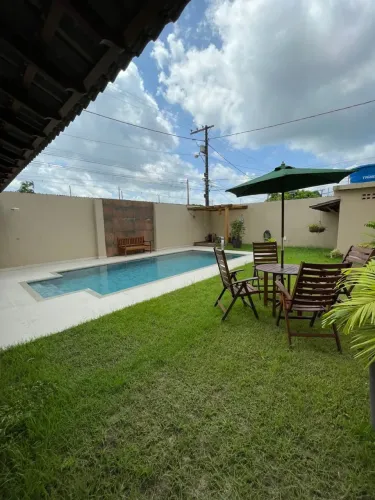 VENDO LINDÍSSIMA CASA DE 4 SUÍTES COM PISCINA NO RESIDENCIAL CASTRO MOURA