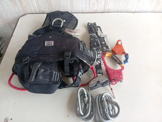 Cinto de alpinismo completo 
