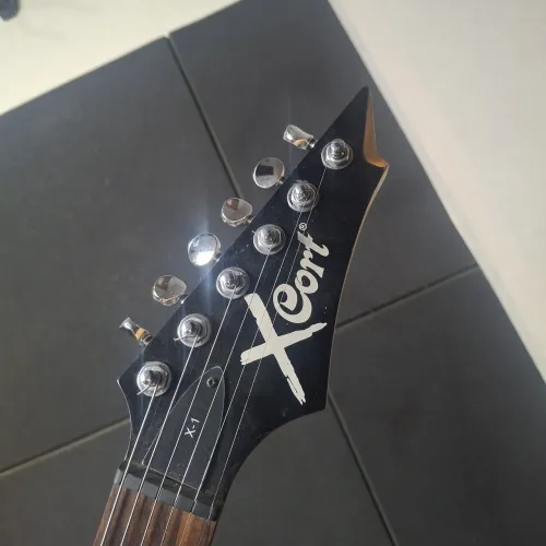 Guitarra cort