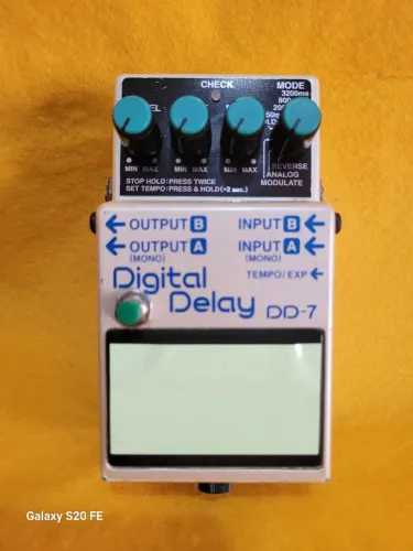 Delay Digital BOSS DD-7 com Tap Tempo