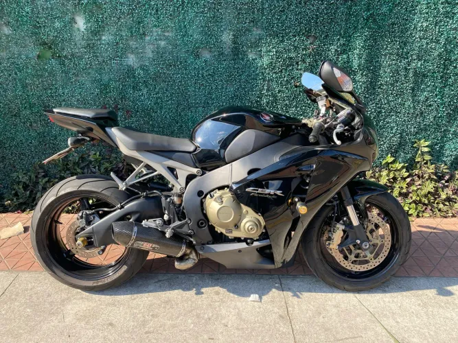Honda CBR 100RR FIREBLADE