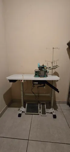 Overlock com mesa
