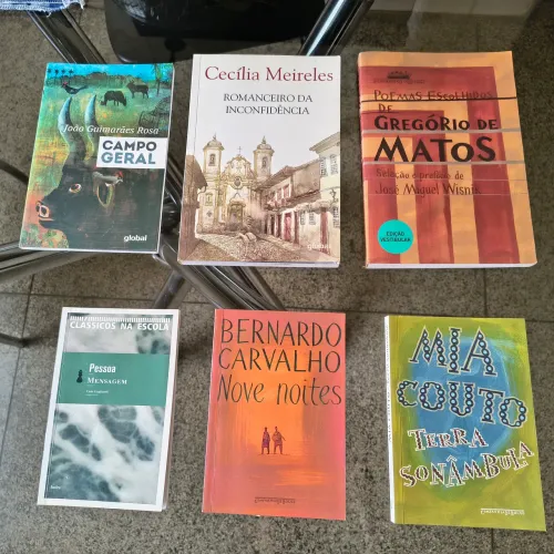 Livros de literatura escolar/vestibular 