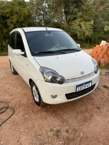 Effa M-100 1.0 8V 5P 2011