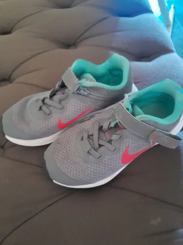 Tênis nike infantil