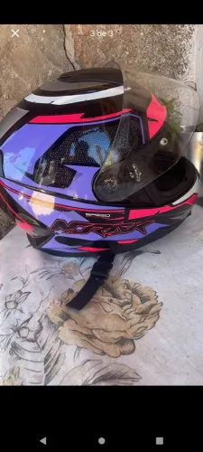 Capacete com intercomunicador