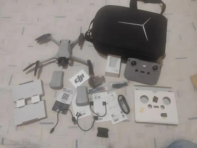 Dji mini 3 semi novo sem marcas de uso 2 baterias maleta elices reserva bolsa 5 meses uso