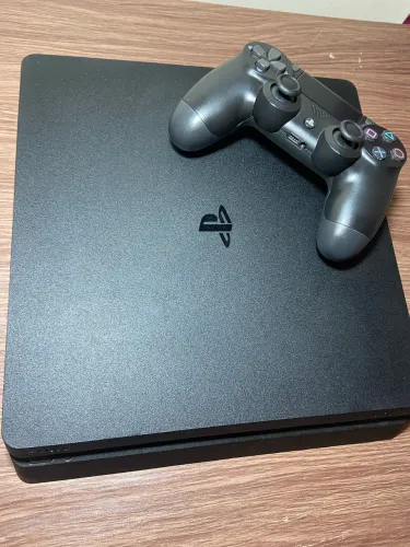 Ps4 slim 