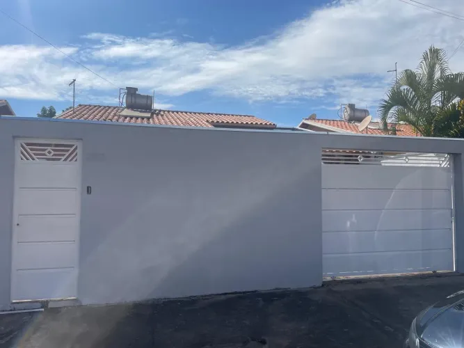 Casa no Resedas 2, 50 metros da escola.