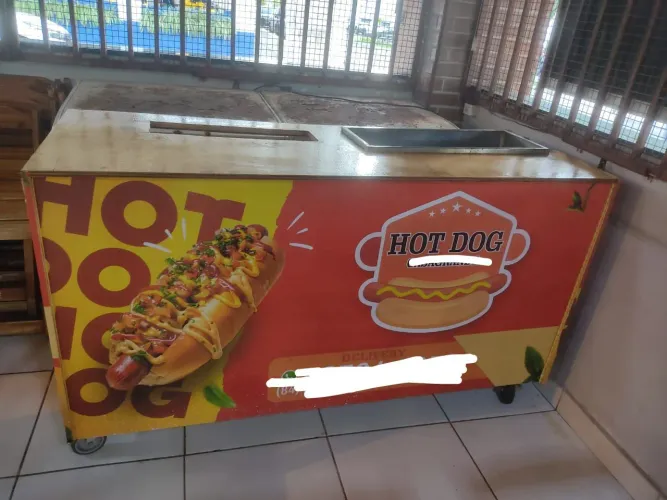 Carrinho de hotdog com molheira e led já instalado