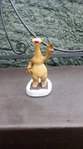 escultura Sid de a era do gelo em gesso