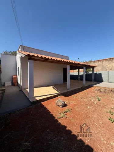Casa com Lote de 375m², 2 Quarto(s) (1 Suíte) e Varanda Ampla em Guapó-GO