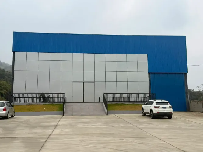 Galpão/Deposito/Armazem para aluguel e venda com 1350 metros quadrados em Tubarão - SC