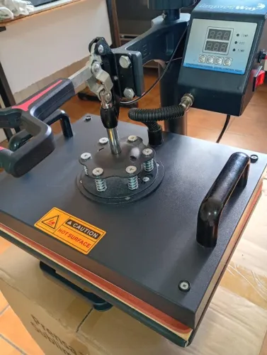 Prensa Térmica para Sublimação ImportWay 29x38cm 220V - Excelente Estado - Aceito ofertas