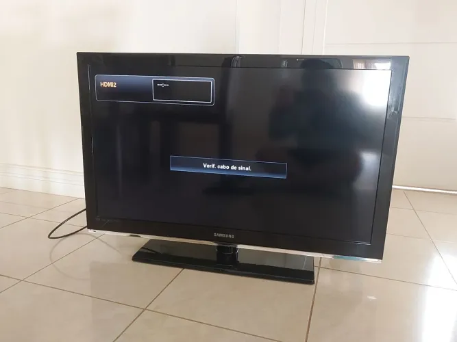 Vendo tv samsung 40 p modelo antigo. Funciona perfeitamente