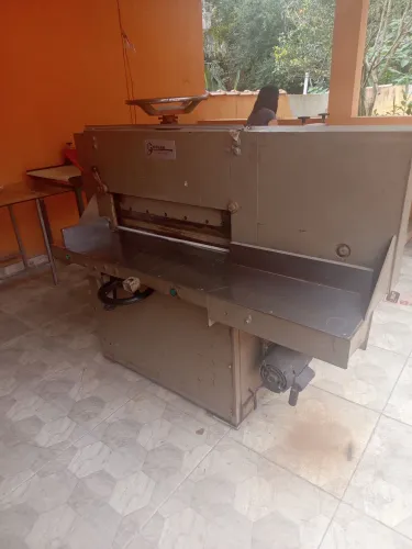 Guilhotina 70 cm de Boca automática