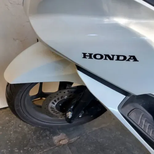 Vendo moto PCX novíssima. único dono sem detalhe km 3600.