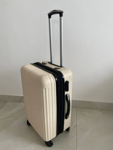 Mala de Viagem Branca - 4 Rodas | Funcionando Bem