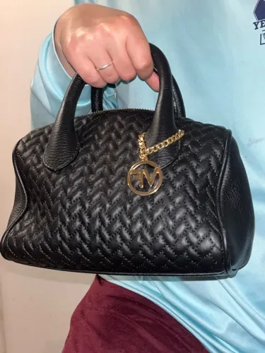 Bolsa e carteira preta