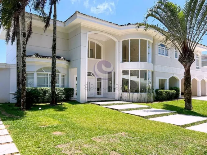 Villa Paulikevis  Presença Neoclássica em Cenário Privilegiado no Jardim Acapulco