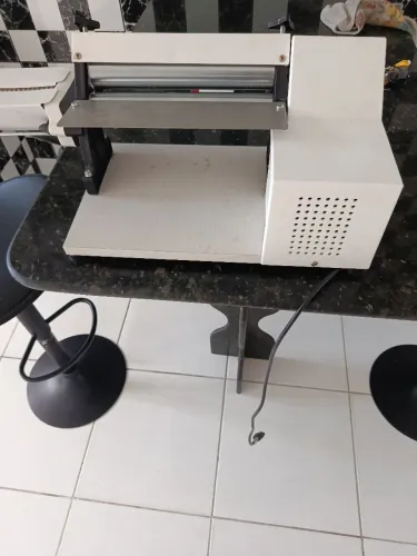 Vende - se um cilindro pra pastel e massas finas