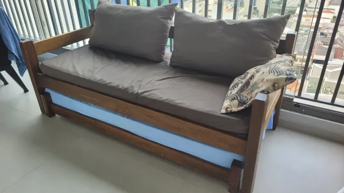 SOFÁ CAMA MADEIRA
