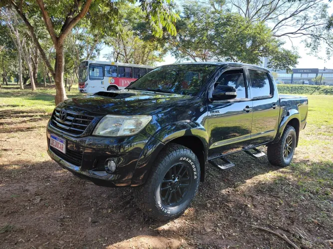 Toyota Hilux CD SRV D4-d 4X4 3.0 TDI Diesel AUT 2012