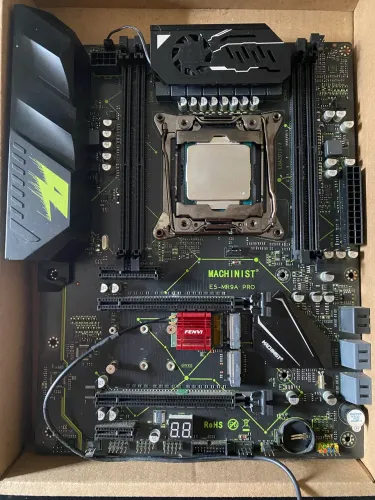Placa mae machinist mr9a pro+ xeon 2678 v3+ placa wifi e bluetooth instalada