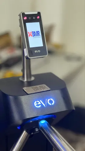 Catraca Facial Evo Nova , cadastro de até 5 mil Faciais 