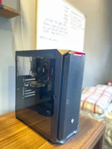 PC Gamer Minimalista Ryzen 5 + GTX 1650 4GB