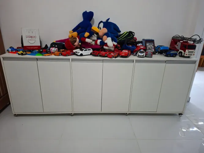 Balcão novo com seis portas