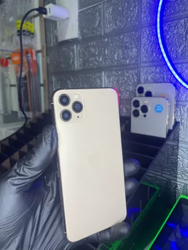 iPhone 11 Pro Max 64GB - Ótimo Custo-Benefício!
