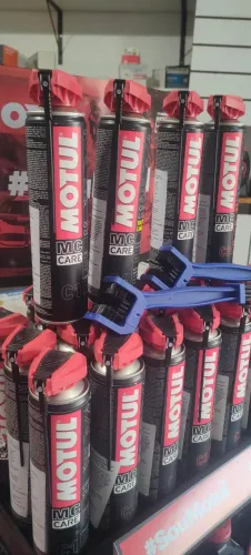 C4 e C1 Motul® + Escova Bering, Kit Lubrificação e Limpeza Corrente Com Retentores O Sem
