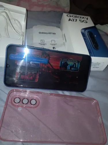 Celular semi novo A17