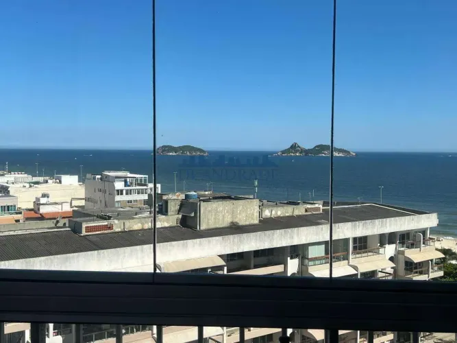 Barra Palace I Vista Deslumbrante Orla da Praia | Posto 3 | 2 Quartos (1 Suíte) | 1 Vaga.